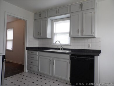 808 N 9th St, Sapulpa, OK 74066 - photo 4