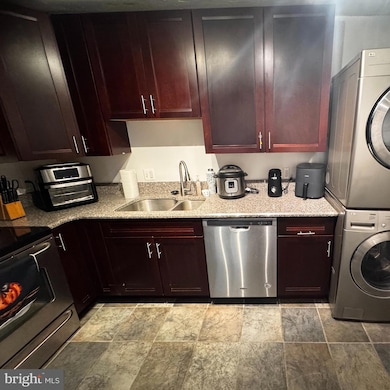 The Olympus unit 711, Alexandria, VA 22304 - photo 5