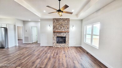 BRIGHT AND OPEN FLOOR PLAN