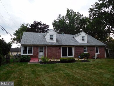 1021 York Ave, Lansdale, PA 19446 - photo 2