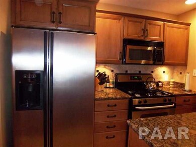 4610 N Weaverridge Blvd, Peoria, IL 61615 - photo 5