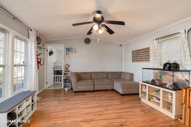 8 LivingRoom1