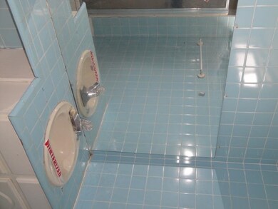 420 Garfield St, Laredo, TX 78040 - photo 6