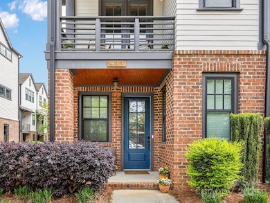 933 E 36th St, Charlotte, NC 28205 - photo 4