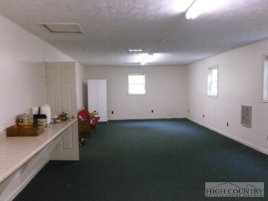 2537 Elk Creek Rd, Deep Gap, NC 28618 - photo 6