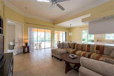 Living Room with custom crown molding
