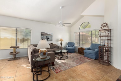 8873Myrtle_Frontroom3