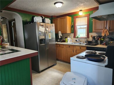 17 6th Ave, Woonsocket, RI 02895 - photo 2