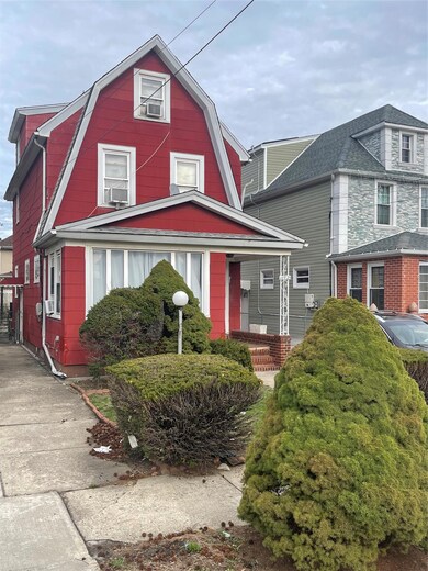 10925 208th St, Queens Village, NY 11429 - photo 4