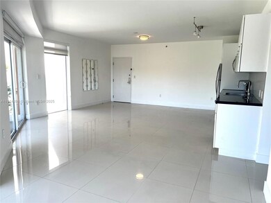 7700 Tatum Waterway Dr unit 301, Miami Beach, FL 33141 - photo 3