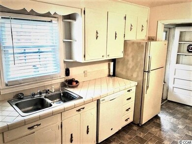 307 S Cedar Ave, Andrews, SC 29510 - photo 4