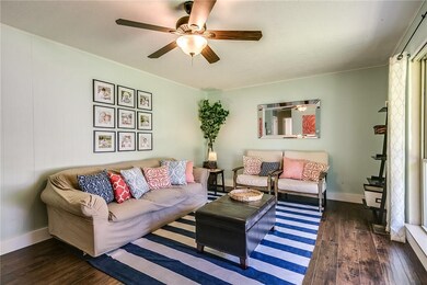 807 NW 9th St, Bentonville, AR 72712 - photo 3