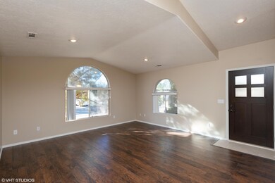 02_573S260East_1_LivingRoom_HiRes