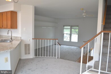 10515 Trinidad Ct, Manassas, VA 20109 - photo 5