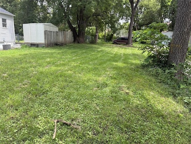 2305 Saylor Rd, Des Moines, IA 50313 - photo 2