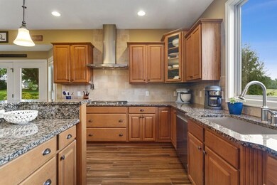 06_4687LegendTrail_177002_Kitchen_LowRes