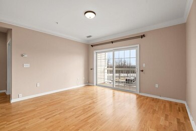 Wellington Crossing unit 5202, Waltham, MA 02452 - photo 2