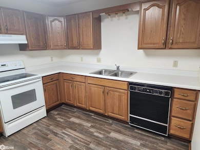 506 Sunset St, Ida Grove, IA 51445 - photo 5