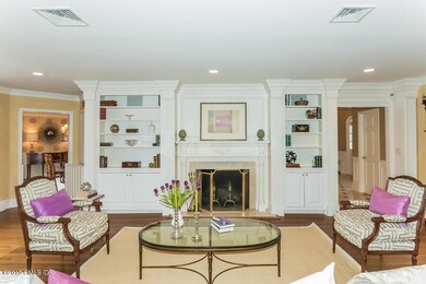 006-Living_Room-1525038-mls.jpg