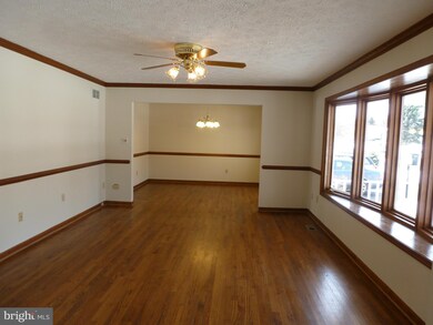 8107 Arrowhead Ct, Frederick, MD 21702 - photo 4