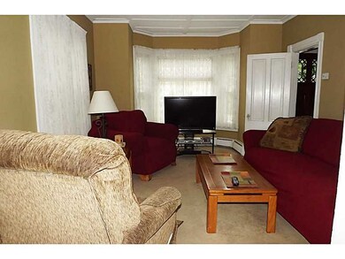 Living Room. Right Side