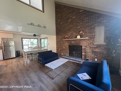 6372 Baltic Ave, Tobyhanna, PA 18466 - photo 3