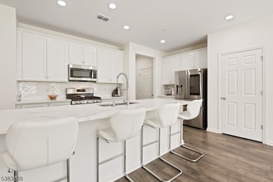 124 Sequoia Dr, Cedar Grove, NJ 07009 - photo 5