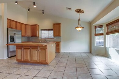 005_KitchenDining Room