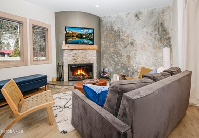 4192-Spruce-Way-109_05_Edit
