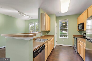 42496 Mayflower Terrace unit 104, Ashburn, VA 20148 - photo 6