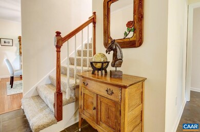 Entry/Staircase