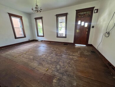 213 Liberty Ave, Clarksburg, WV 26301 - photo 2