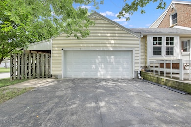 4100 W Edgerton Ave-3