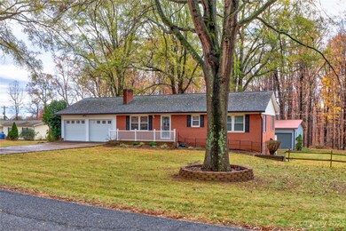 156 Clements Rd, Statesville, NC 28677 - photo 3