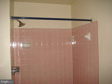 205 Erin Way unit 201, Reisterstown, MD 21136 - photo 2