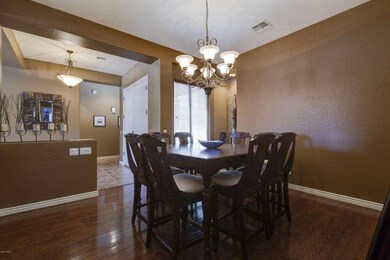 005_Dining