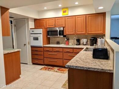 9707 W Calico Dr, Sun City, AZ 85373 - photo 6