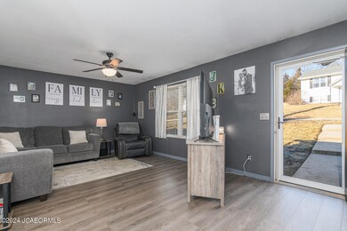 1845 Rabbit Run Ct, Holts Summit-06