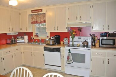 41 Pratt Place, Hanson, MA 02341 - photo 2