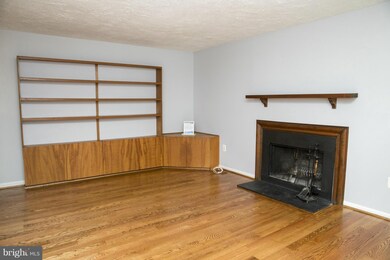 6636 Haycock Rd, Falls Church, VA 22043 - photo 6