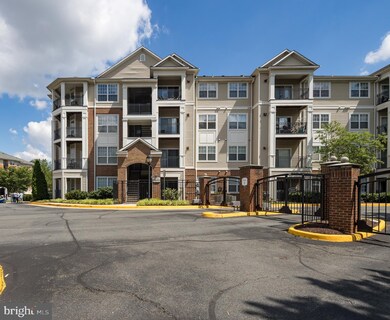 12900 Centre Park Cir unit 407, Herndon, VA 20171 - photo 2