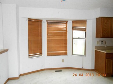 1297 Onslow Dr, Columbus, OH 43204 - photo 4