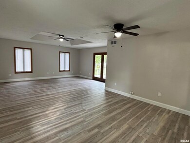 10 Tulip Dr, Lincoln, IL 62656 - photo 5