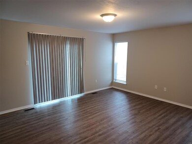 15513 Jost Main St, Florissant, MO 63034 - photo 4