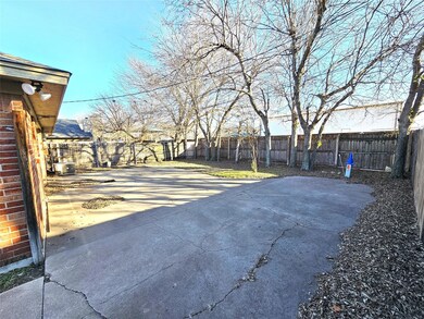 112 Myers Dr, Fort Worth, TX 76108 - photo 4