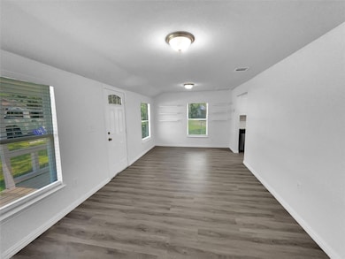 204 N Roe St, Fort Worth, TX 76108 - photo 4