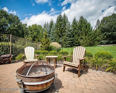 392 Larchmont Way, Mountain Top, PA 18707 - photo 5