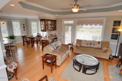Living Room w/Wet Bar