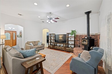 148 Clara Lee Ln, Springtown, TX 76082 - photo 5