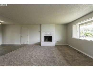2439 11th Ave, Forest Grove, OR 97116 - photo 3